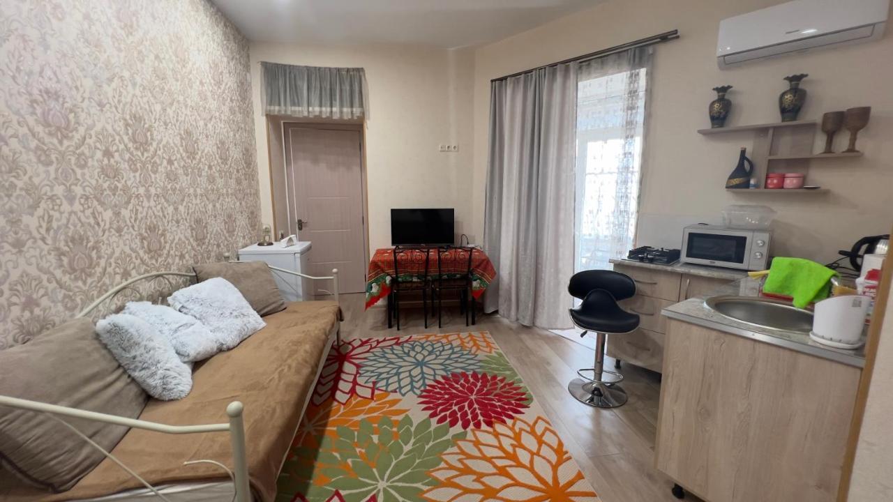 Guest House Beautiful Avlabar Tbilisi Eksteriør bilde